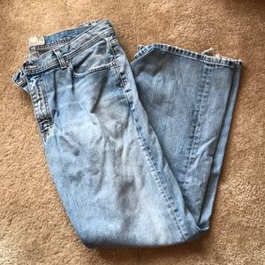 MENS BKE TYLER LIGHT WASH DISTRESSED JEANS